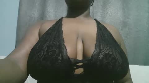 Snapshot of lady_dearra chatting on October 2025 05:36:01 PM lady_dearra online show from October 2025 05:36:01 PM