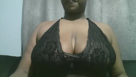 Snapshot of lady_dearra chatting on November 2025 03:53:02 AM lady_dearra online show from November 2025 03:53:02 AM