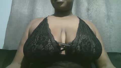 Snapshot of lady_dearra chatting on November 2025 03:08:02 AM lady_dearra online show from November 2025 03:08:02 AM
