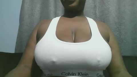 Snapshot of lady_dearra chatting on November 2025 04:35:01 AM lady_dearra online show from November 2025 04:35:01 AM