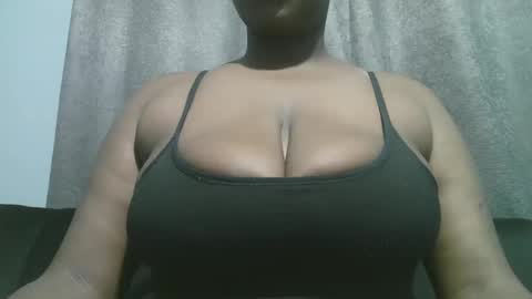 Snapshot of lady_dearra chatting on November 2025 03:49:02 AM lady_dearra online show from November 2025 03:49:02 AM