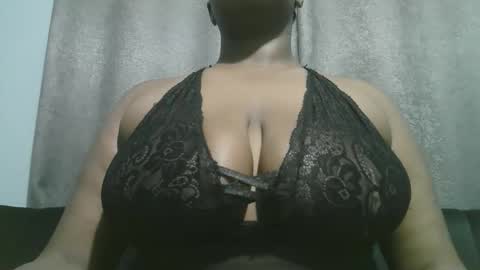 Snapshot of lady_dearra chatting on November 2025 03:49:01 AM lady_dearra online show from November 2025 03:49:01 AM
