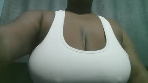 Snapshot of lady_dearra chatting on November 2025 03:17:01 AM lady_dearra online show from November 2025 03:17:01 AM