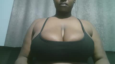 Snapshot of lady_dearra chatting on November 2025 02:01:01 AM lady_dearra online show from November 2025 02:01:01 AM