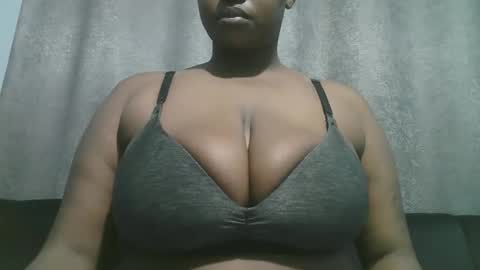 Snapshot of lady_dearra chatting on November 2025 01:37:02 AM lady_dearra online show from November 2025 01:37:02 AM