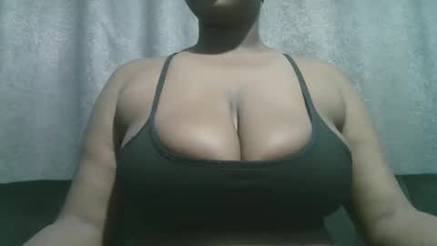 Snapshot of lady_dearra chatting on November 2025 02:00:02 AM lady_dearra online show from November 2025 02:00:02 AM
