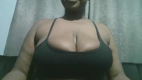 Snapshot of lady_dearra chatting on November 2025 01:27:02 AM lady_dearra online show from November 2025 01:27:02 AM