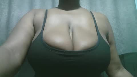 lady_dearra online show from December 2025 03:23:02 AM