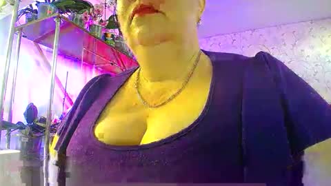 Lady Gloria online show from April 2026 05:11:01 AM