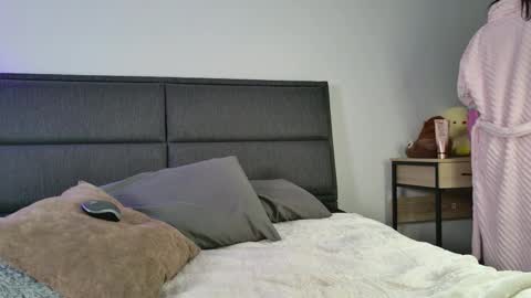    700  1300 -5 online show from January 2026 05:27:02 PM