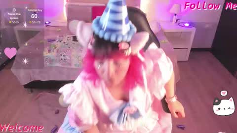 Lady  online show from October 2025 06:58:02 PM