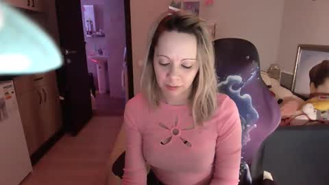 Snapshot of lady_smile69 chatting on February 2025 03:02:02 AM lady_smile69 online show from February 2025 03:02:02 AM