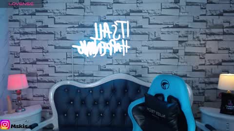 Lady Violet Bridgerton online show from December 2024 12:04:01 PM