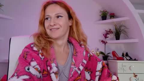 Sima Ladybigsmile online show from September 2025 02:06:02 PM