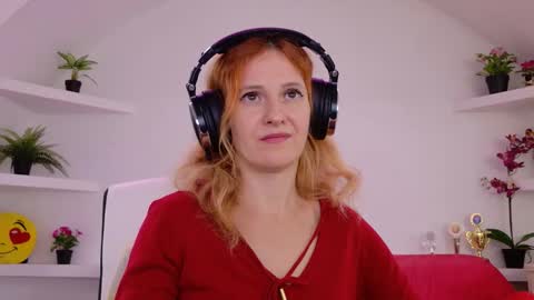 Sima Ladybigsmile online show from September 2025 06:37:01 AM