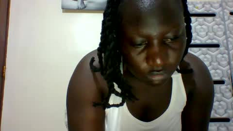 lindah32 online show from March 2025 06:23:01 PM