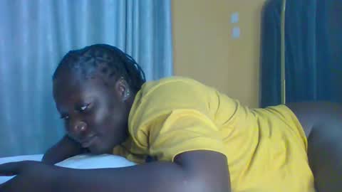 lindah32 online show from October 2025 12:52:02 AM