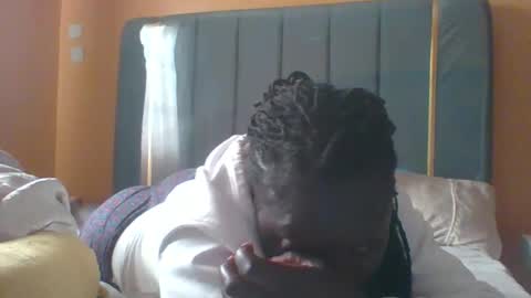 lindah32 online show from October 2025 12:37:02 PM