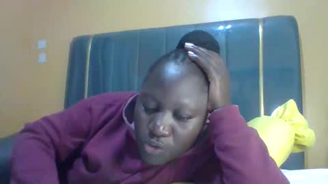 lindah32 online show from May 2026 12:06:02 AM