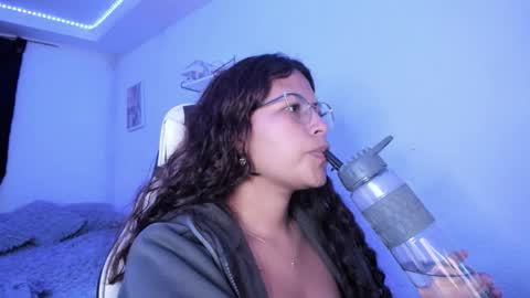  Lady  online show from November 2025 02:33:02 AM