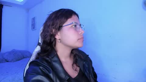  Lady  online show from November 2025 02:22:01 AM