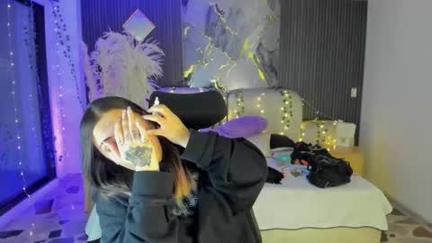 Lady  online show from February 2026 04:16:02 AM