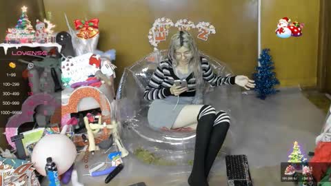 Skinnygirl online show from December 2025 06:37:02 PM