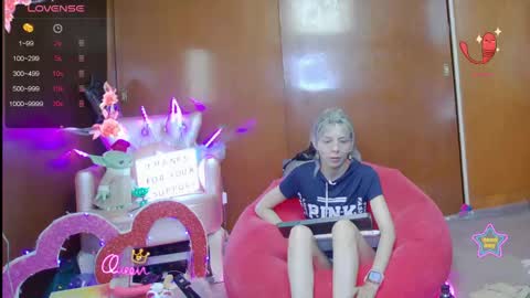 Snapshot of laflakita21 chatting on May 2026 02:18:01 AM Skinnygirl online show from May 2026 02:18:01 AM