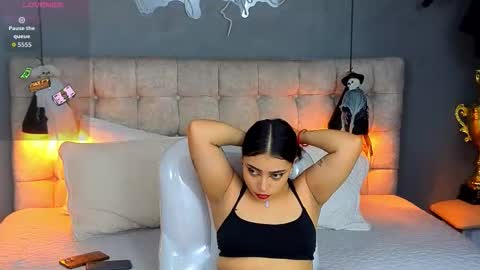 Snapshot of laia_and_aloby chatting on October 2025 10:54:02 PM online show from October 2025 10:54:02 PM