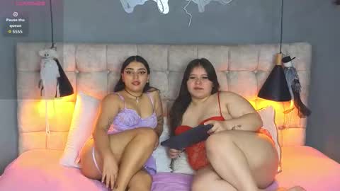 Snapshot of laia_and_aloby chatting on October 2025 11:28:02 PM online show from October 2025 11:28:02 PM