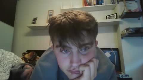 laikthing18 online show from December 2025 03:10:01 PM