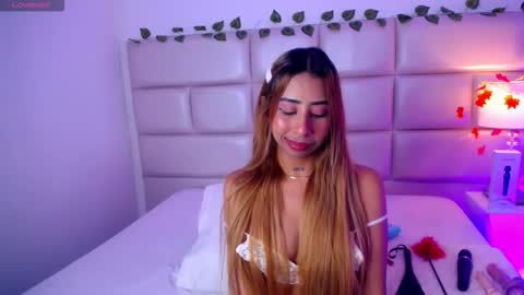 Laila Stilwills online show from November 2025 02:11:02 AM