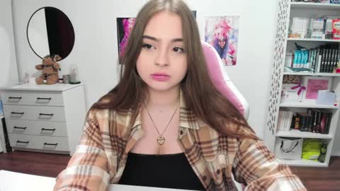 Kira online show from January 2025 10:41:01 PM