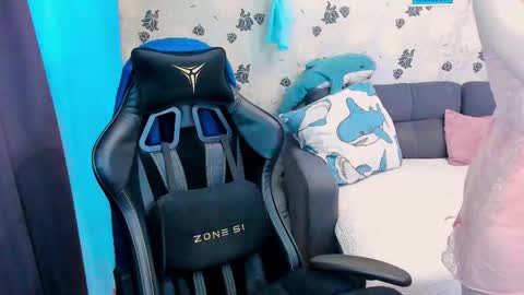 Snapshot of laksmrrr chatting on December 2025 09:36:02 AM Lu Alex online show from December 2025 09:36:02 AM