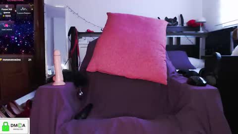 Lola online show from November 2025 05:12:01 PM