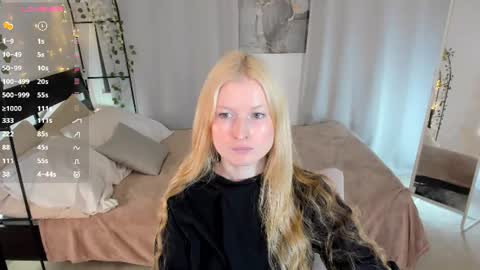 Snapshot of laly_peach chatting on June 2026 06:48:02 AM Laly online show from June 2026 06:48:02 AM