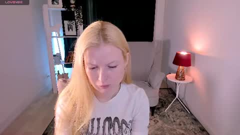 Snapshot of laly_peach chatting on July 2026 08:18:02 AM Laly online show from July 2026 08:18:02 AM