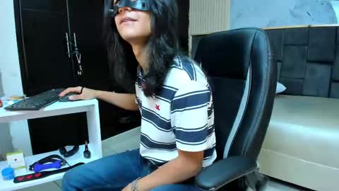Snapshot of lamberthouse chatting on October 2025 10:32:02 PM Bella Dante online show from October 2025 10:32:02 PM