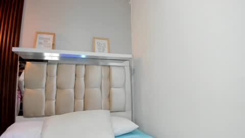 Snapshot of lana_jonnes_ chatting on February 2025 04:24:02 AM Lana igauroraaaaaaaaa 1 online show from February 2025 04:24:02 AM