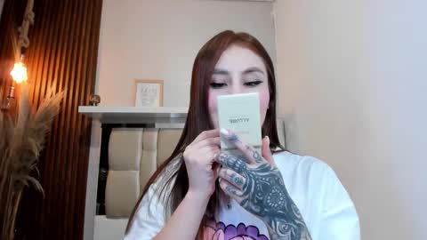 Snapshot of lana_jonnes_ chatting on October 2025 09:50:02 PM Lana igauroraaaaaaaaa 1 online show from October 2025 09:50:02 PM