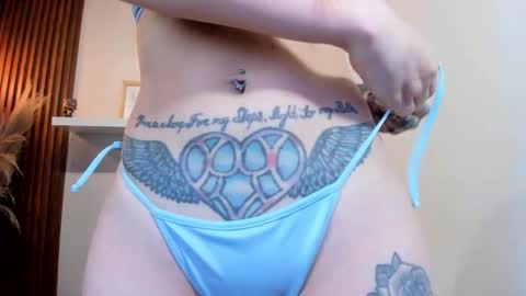 Snapshot of lana_jonnes_ chatting on November 2025 04:22:02 AM Lana igauroraaaaaaaaa 1 online show from November 2025 04:22:02 AM