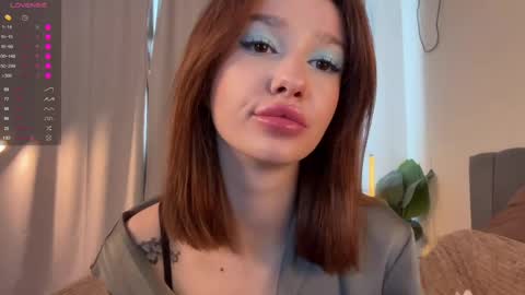 Snapshot of lana_vee chatting on April 2026 12:22:02 PM Cleo online show from April 2026 12:22:02 PM