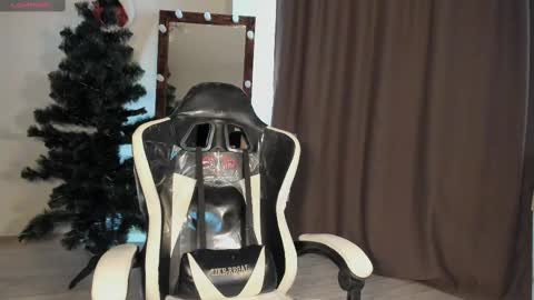 Lana online show from March 2025 08:57:01 AM