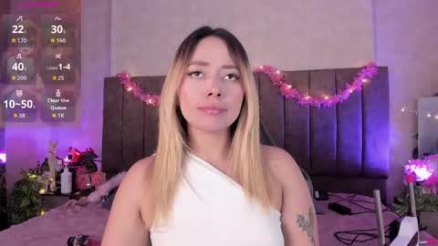 Snapshot of lanaamills chatting on May 2026 05:13:01 AM Lana online show from May 2026 05:13:01 AM