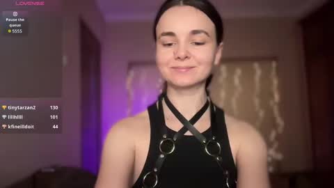 Lana online show from October 2025 09:59:01 PM