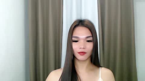 lanawyatt_ online show from February 2025 09:35:02 PM