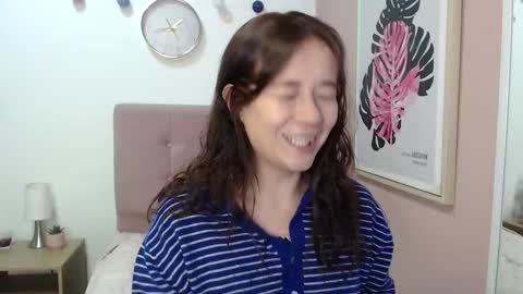 Lanna online show from December 2025 01:17:04 PM