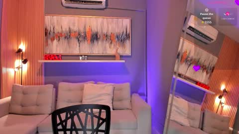 Tiana online show from November 2025 07:47:01 PM