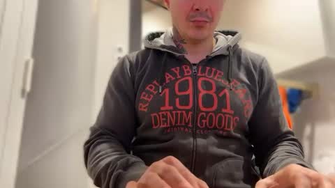 Snapshot of lanzarote6 chatting on January 2025 08:43:01 AM BDSM online show from January 2025 08:43:01 AM