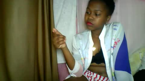 Snapshot of lara_belle chatting on May 2026 11:01:04 PM lara_belle online show from May 2026 11:01:04 PM
